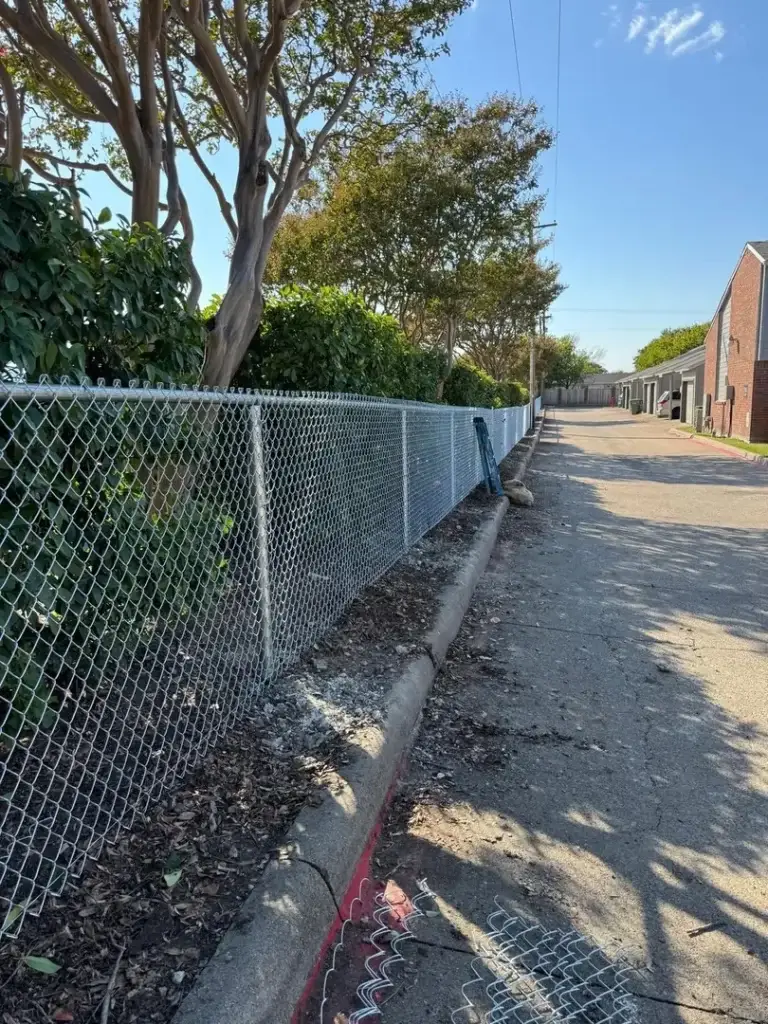 Chainlink Alley Fence