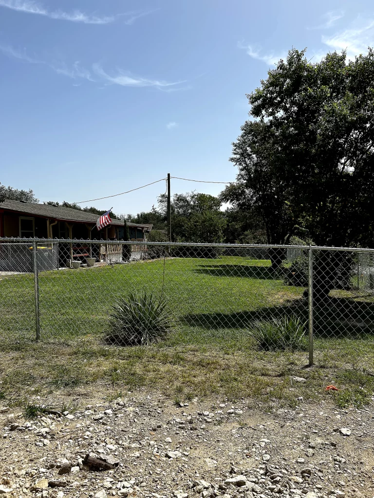 chain-link-fence-backyard-residential-dallas