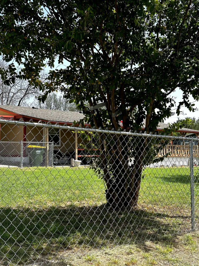 chain-link-fence-backyard-residential-dallas