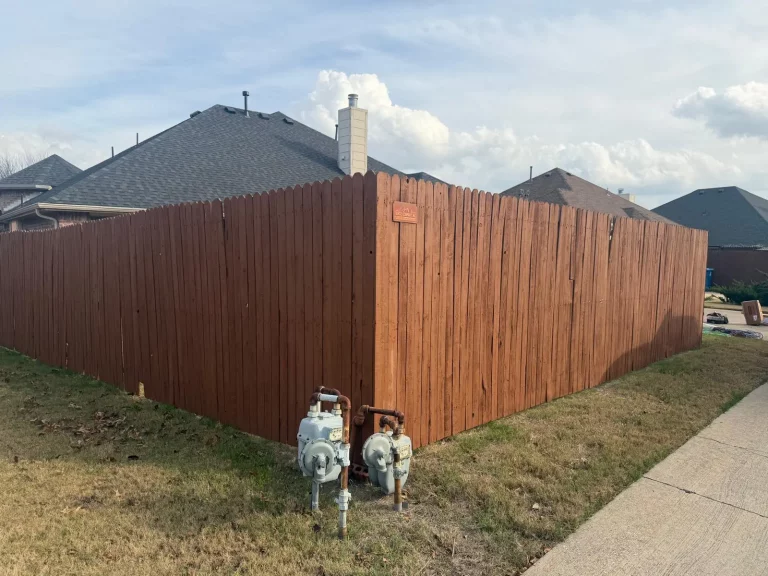 ao-texas-solutions-cedar-wood-privacy-fence-before-replacement-dfw